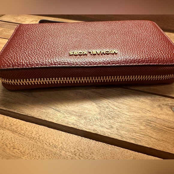 Michael Kors red zippered wallet wristlet phone case. $118 MSRP NWT - Picture 7 of 13